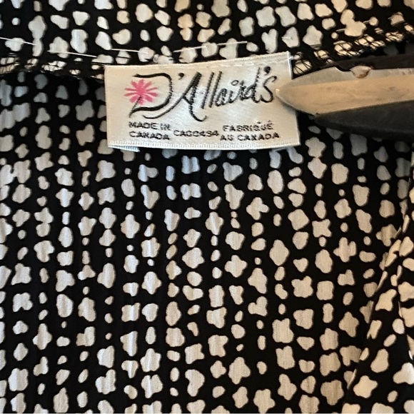 D’Allairds Vintage Dress, Medium - Picture 5 of 10